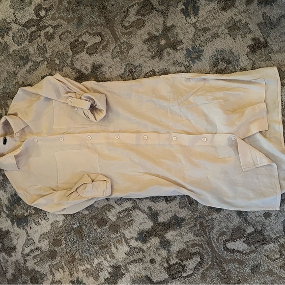 Monrow Linen-Blend Shirtdress in Cream - Picture 2 of 4